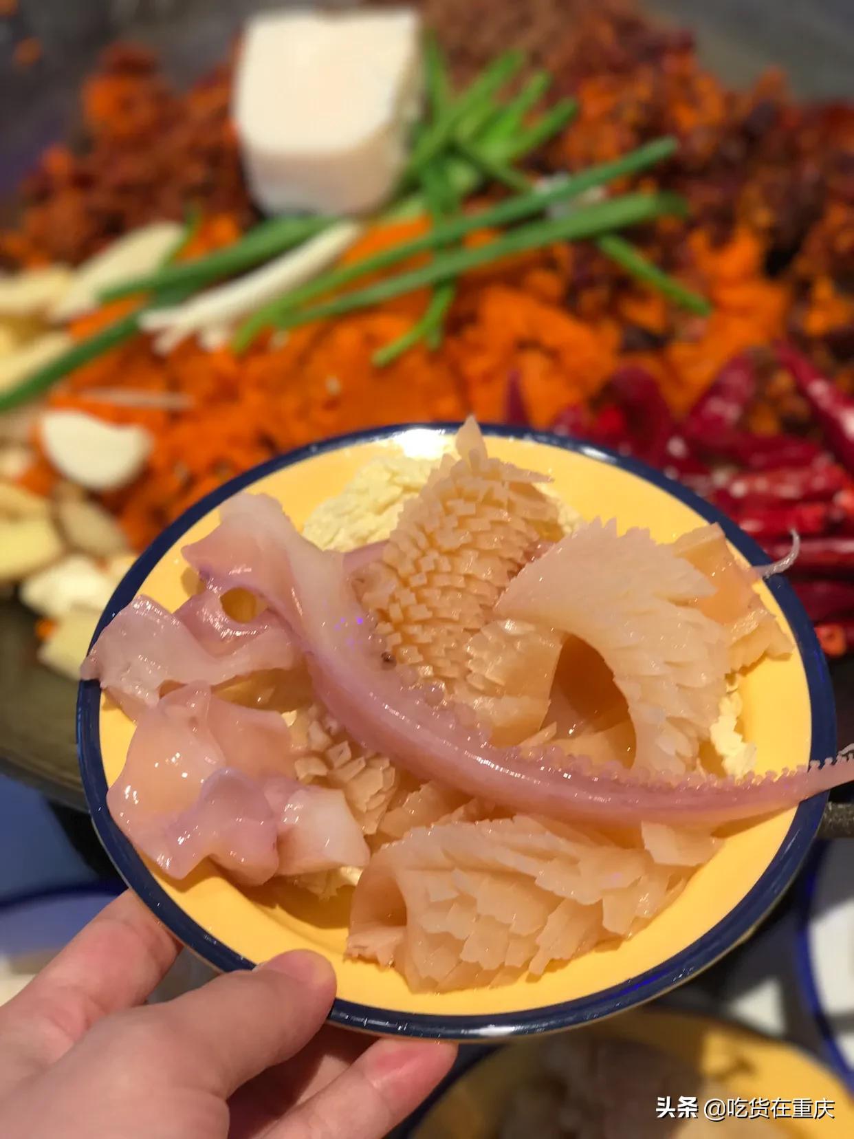 重庆老巷子里的地道火锅最新,解放碑重庆的老火锅