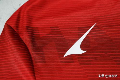 足球新换球衣的球队,中国客家足球俱乐部