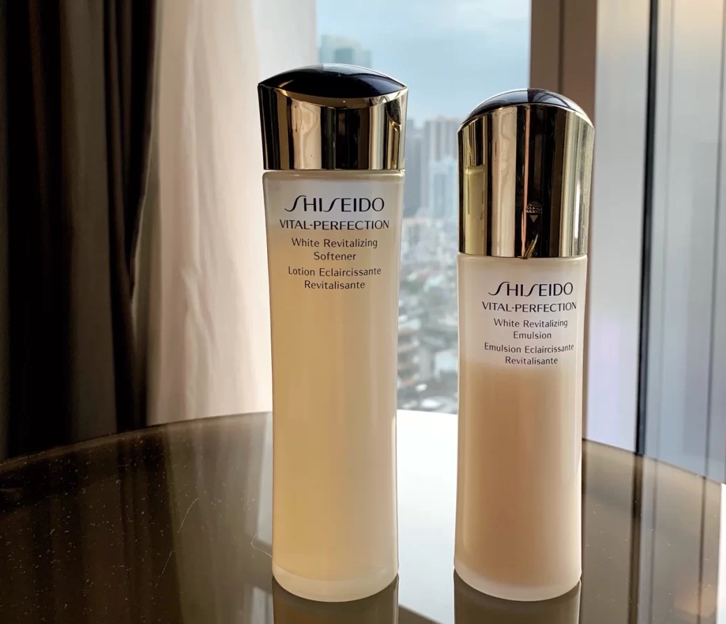 40岁女人护肤水哪个好,40岁女人适合哪种水乳护肤