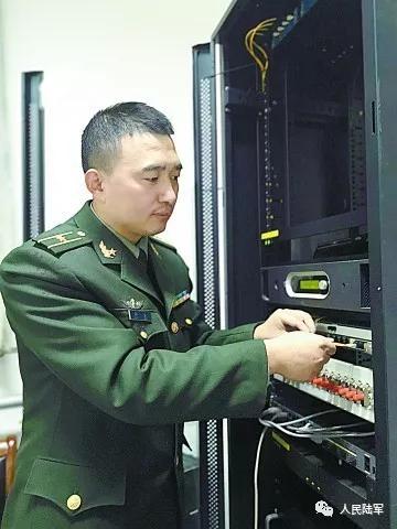 陆军强军精武标兵是几级表彰,陆军表彰10名优秀参谋军官标兵