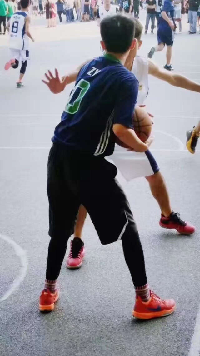 校园篮球赛，穿什么样的球衣最帅！