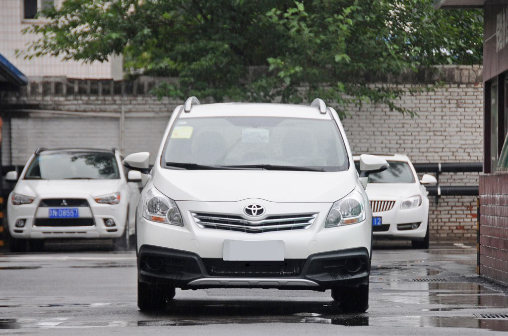 丰田哪一款车适合家用性价比最高,丰田奶爸车