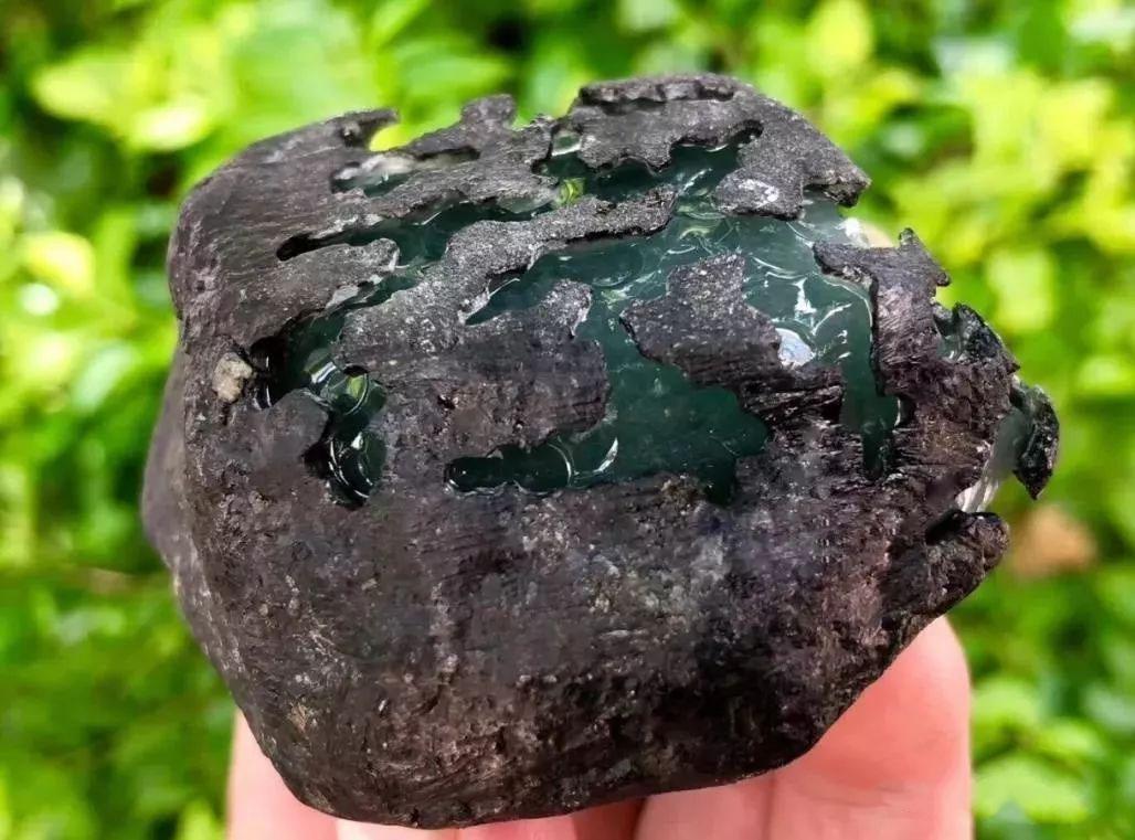 老梁讲的赌石是真的吗,老梁讲解翡翠的鉴定