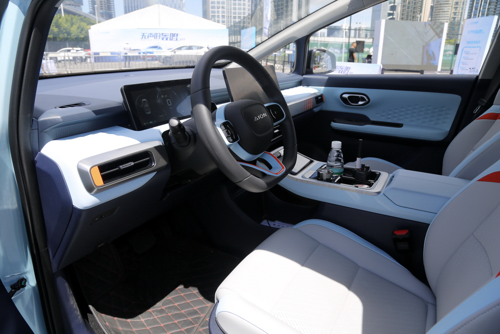 埃安y新增车型解读,埃安y最低配试驾