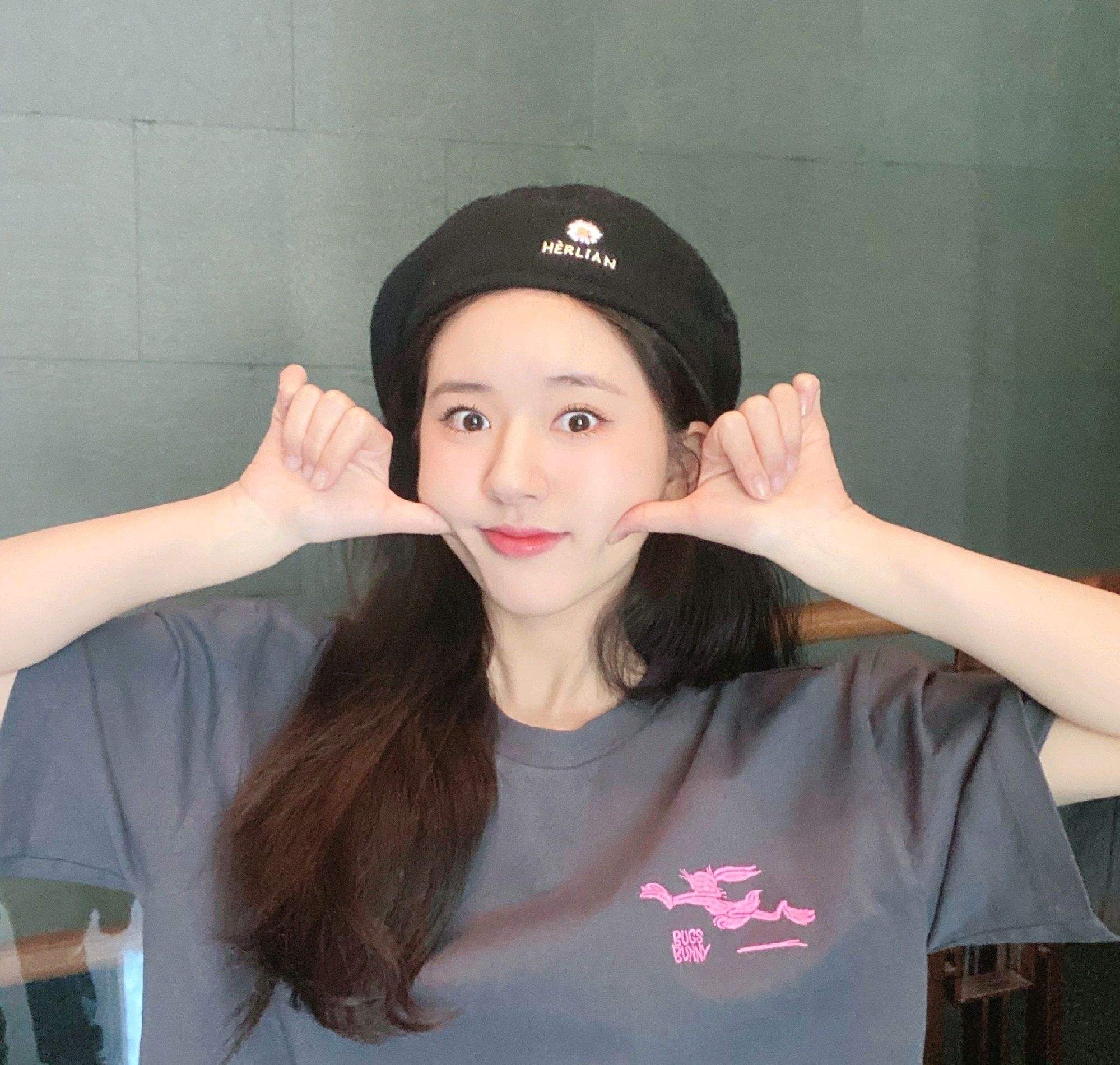 圆脸小脸适合戴的帽子,圆脸女生适合戴的帽子