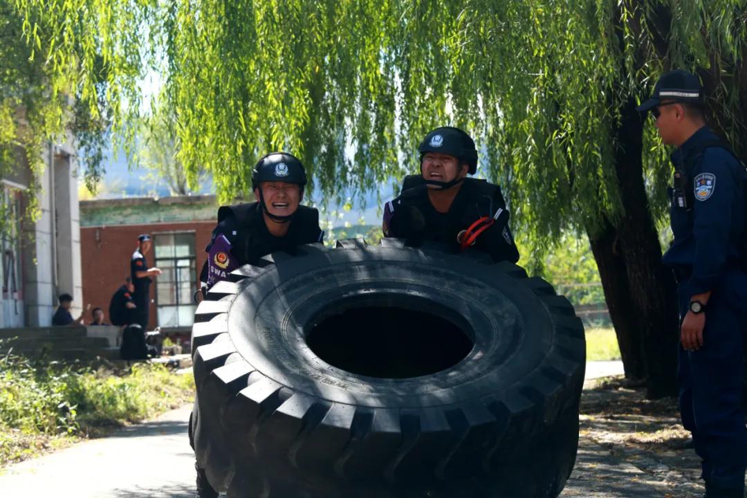 特警全面开展全警实战大练兵,燃到爆直击重庆特警实战大练兵