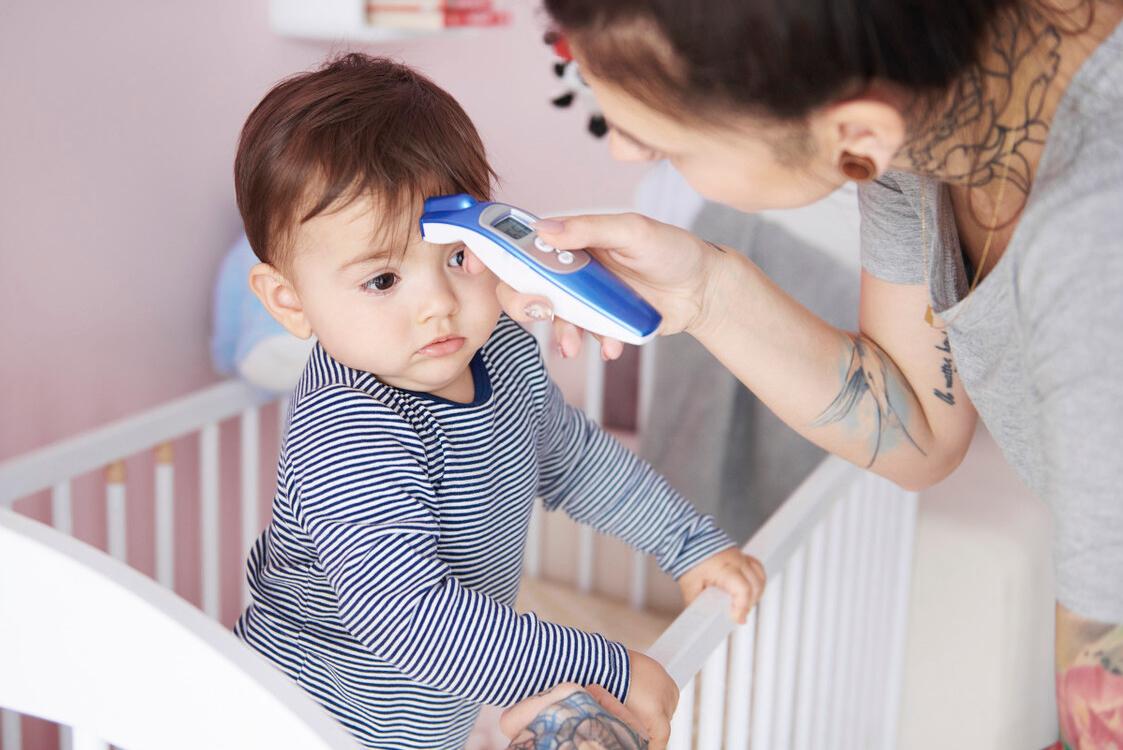 发烧38.5就抽搐怎么回事,小孩发烧抽搐到几岁不会抽了