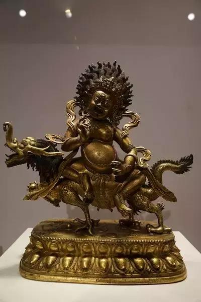 清代铜鎏金佛像的鉴定,清代铜鎏金无量寿佛像