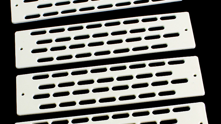 土养蜜蜂工蜂产卵怎么办,蜂群失王了有王台工蜂产卵怎么办