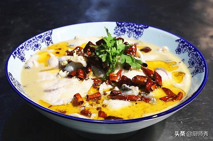 酸菜鱼的做法味道鲜美简单易学,家常版酸菜鱼汤鲜味美鱼肉嫩滑