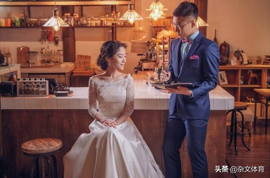 4年前亚洲杯结识大学妻子！错过里皮离开之战，29岁受到国足信任