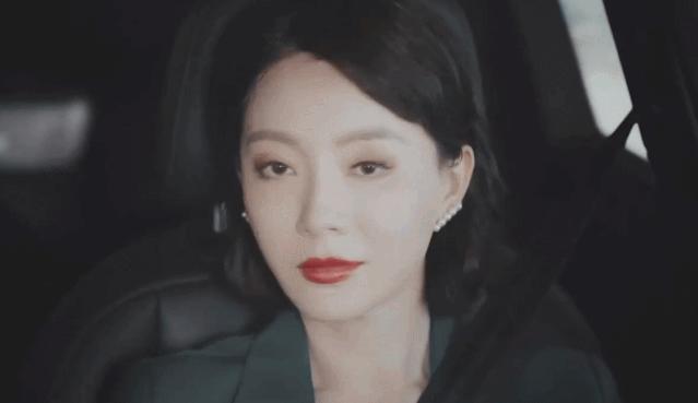 44岁陈数穿西装 (42岁陈数红色西装)