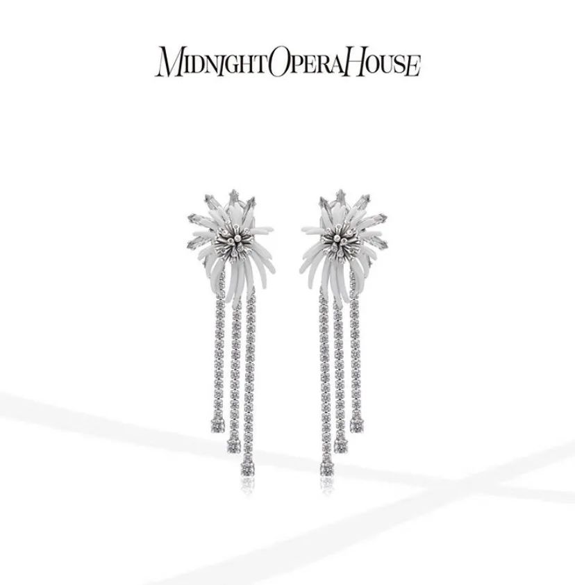 珍珠耳钉优雅永不过时,经典大方的耳钉