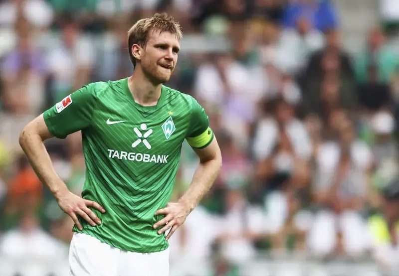 转身没伊布姥爷快,因前队友自杀陷入抑郁,世界杯还被博阿滕顶替