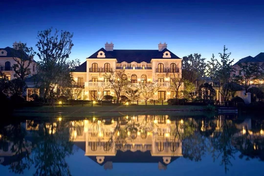 别再见女的就喊美女,见房子就称豪宅,盘一盘上海真正豪宅产品系