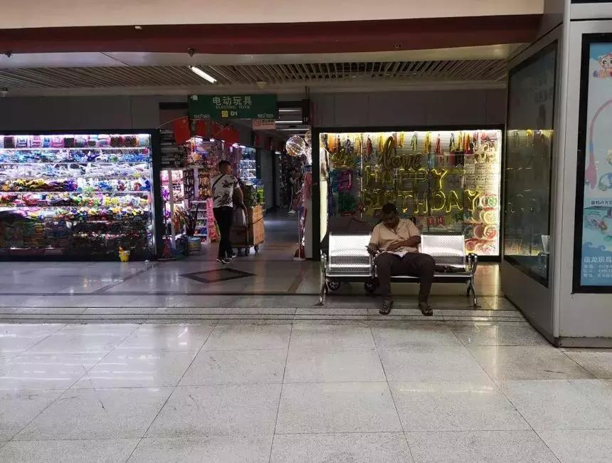 义乌小商品市场遭遇困境,义乌冰火两重天