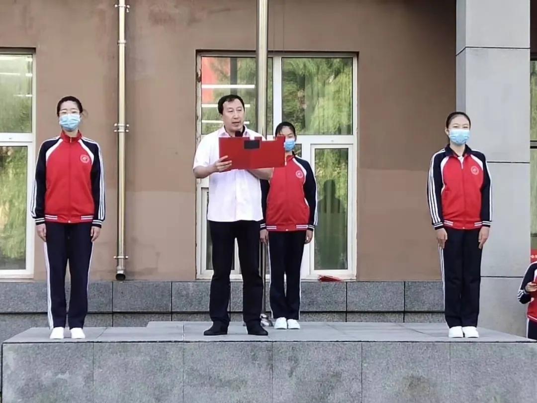 元气满满运动会视频,黑龙江省实验中学升旗视频