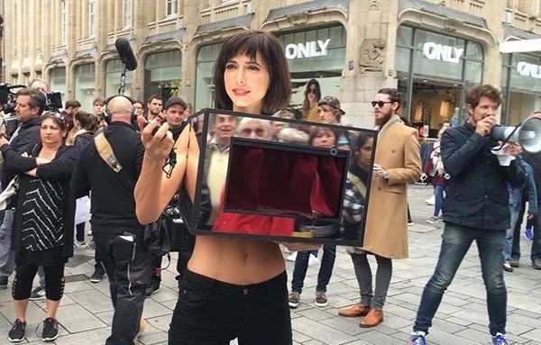 保护女人的合法权益,保护女性的正当权益