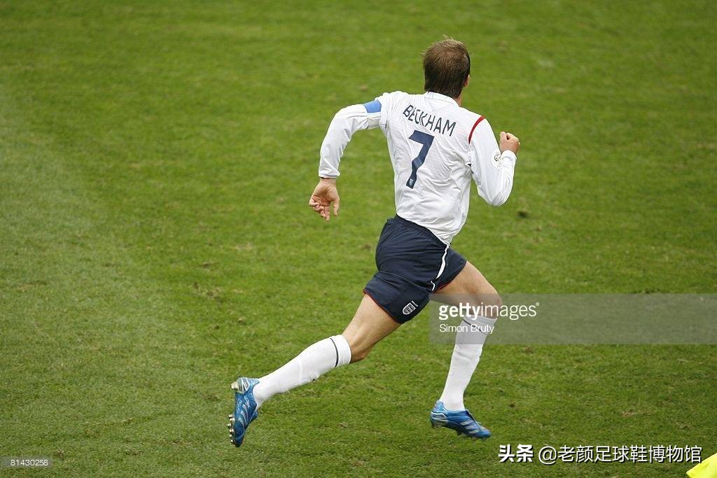 小贝当年多风光，三个儿子都穿德产定制鞋，球鞋广告动用百兽之王