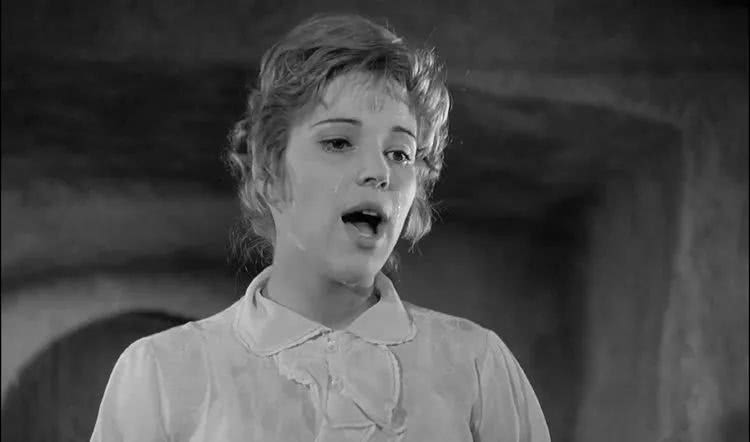 库布里克最好的作品？《光荣之路》：寻找一种麻痹的真实