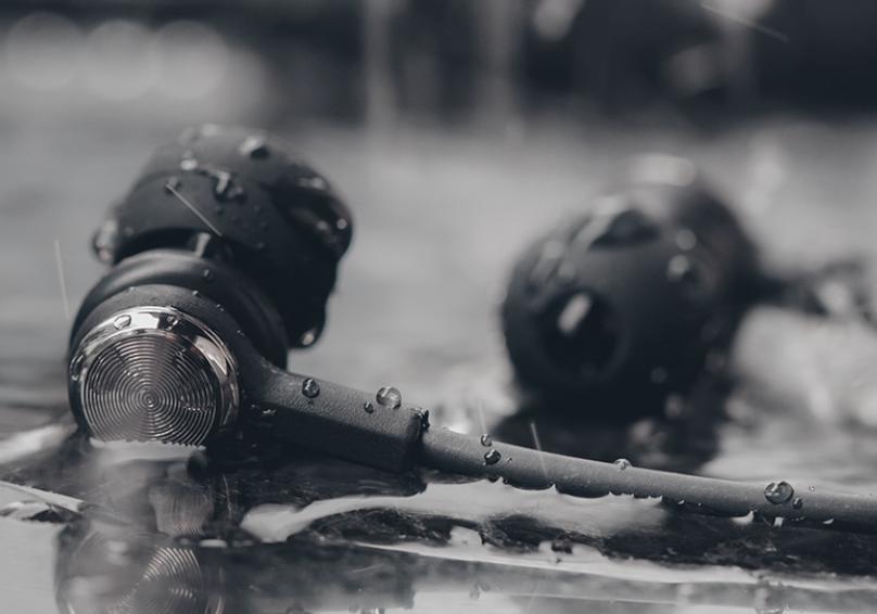 哪些价格便宜低调的性能车,值得买的纯电豪华品牌