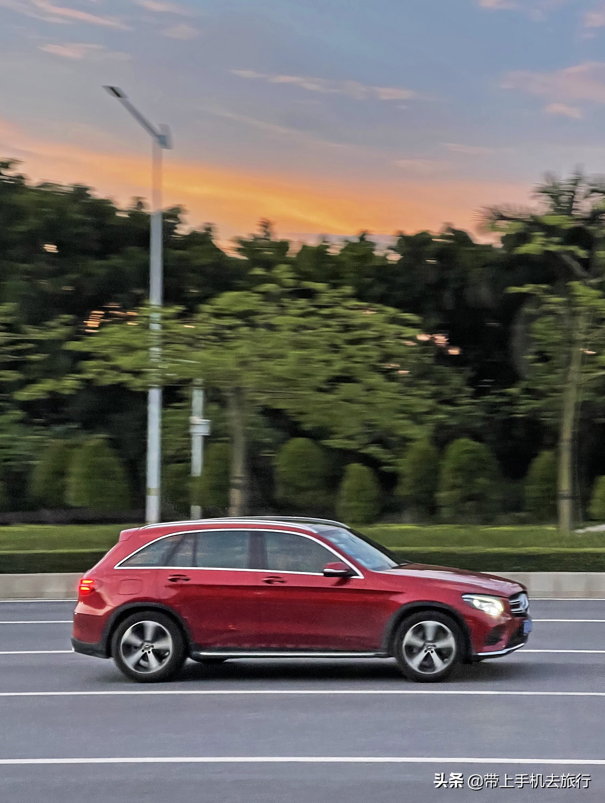 主体清晰背景虚化的照片怎么拍,主体清晰背景虚化夜景