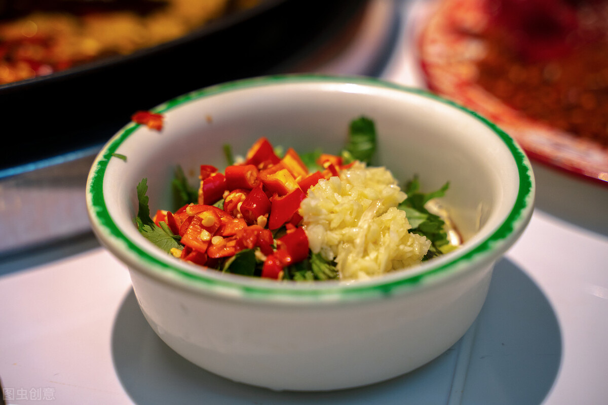 好吃的油碟火锅蘸料怎么调,火锅蘸料油碟推荐怎么火起来的