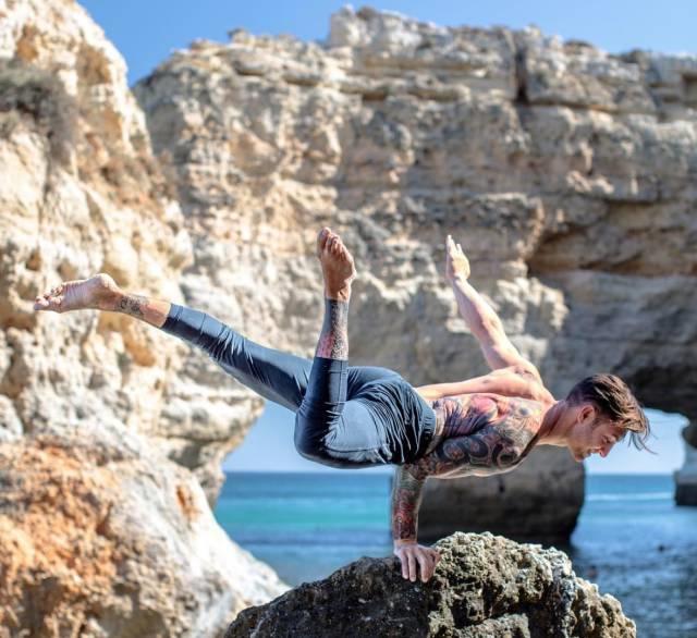 盘点男人练瑜伽,男人瑜伽刚柔并济
