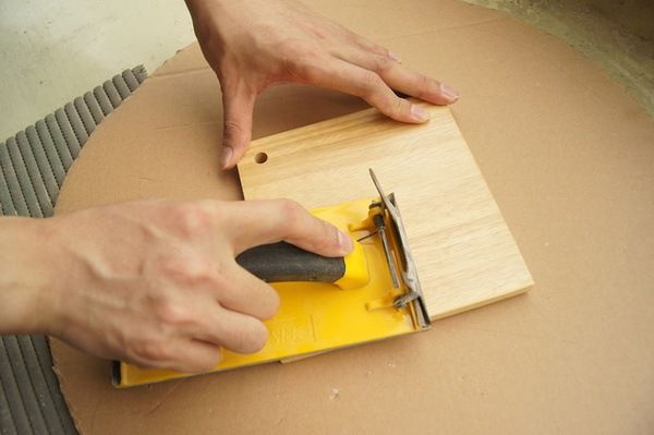 木蜡油与水性漆哪个好,水性漆和木蜡油哪个容易刷