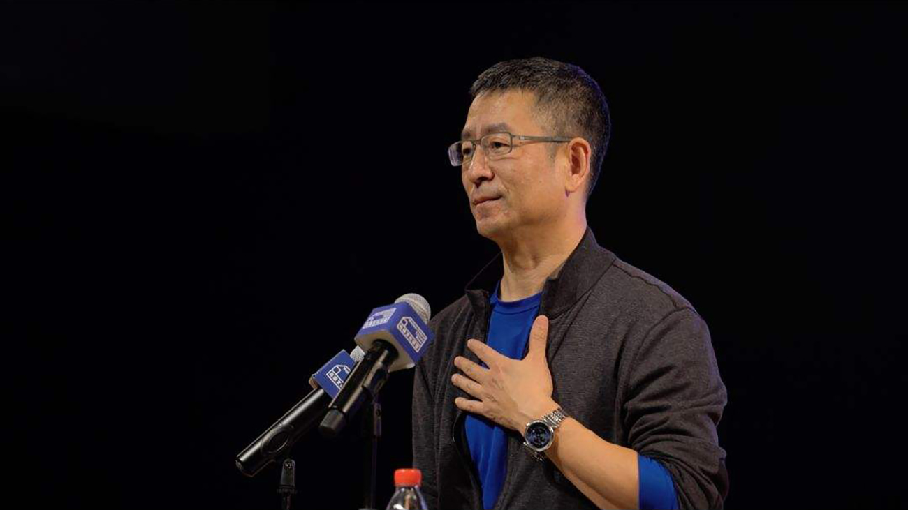 白岩松正面回应“不会吧”事件,王朔怎么说的白岩松