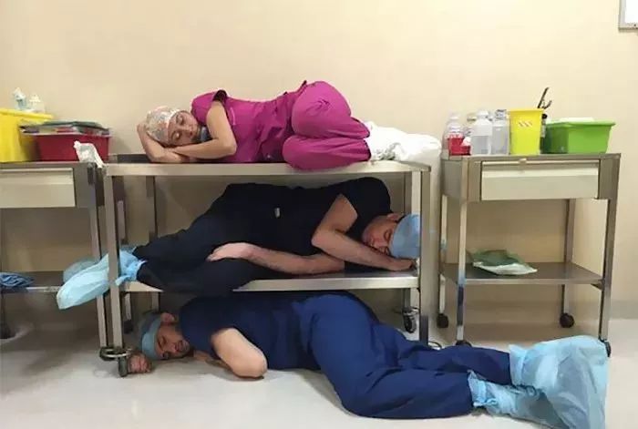 医生大怒：这是急诊科，不是客户服务部！