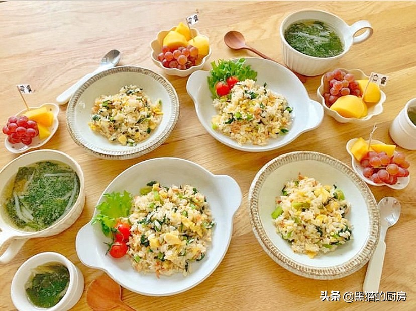 日本早晨给孩子准备简单的早餐,晒妈妈做的早餐