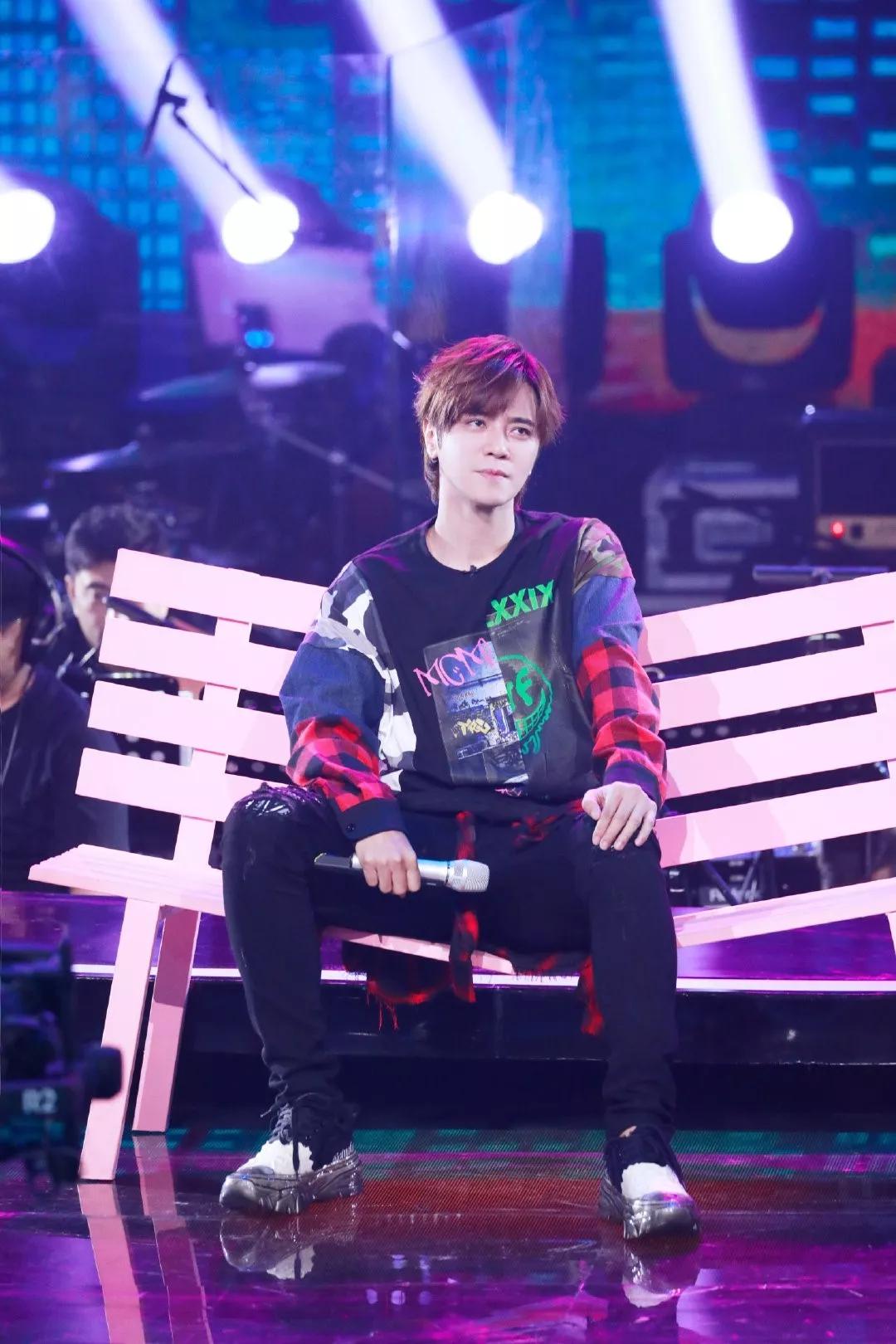 罗志祥时尚先生盛典2019,罗志祥同款板鞋