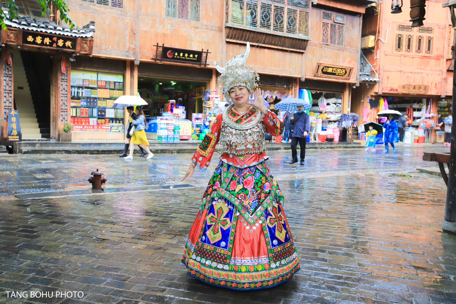 西江千户苗寨攻略住哪段好,第一次去西江千户苗寨怎么玩