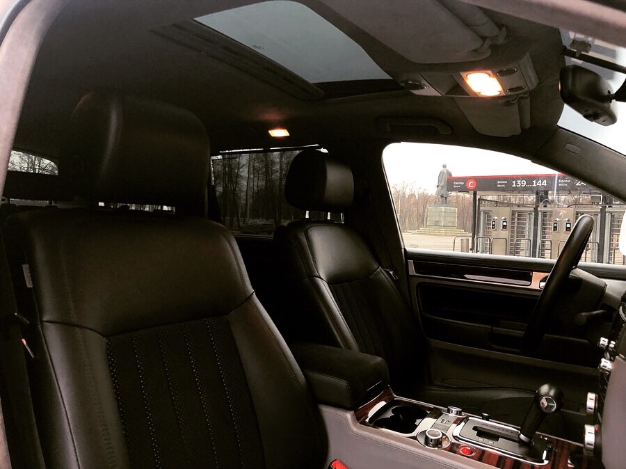 2023款途锐经典和曜黑哪个耐看,老款途锐帅气视频