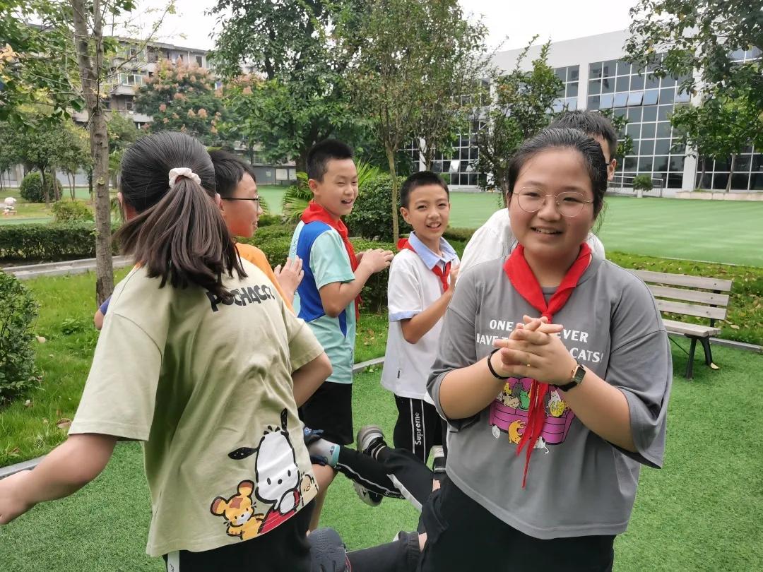 队旗飘扬星光熠彩——成都市双流区西航港小学少先队集体风采