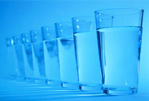 老龄男性急迫性尿失禁,年轻男性尿无力怎么恢复