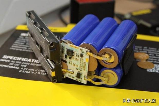 锂电池电压正常电流大就断电,锂电池有一节电压低怎么修复