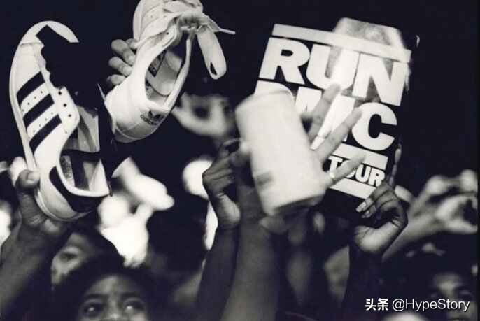 adidas品牌故事手足之争,adidas故事视频