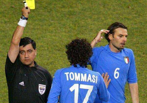 02年世界杯韩国黑哨裁判怎样了,韩日世界杯黑哨的裁判怎么样啦