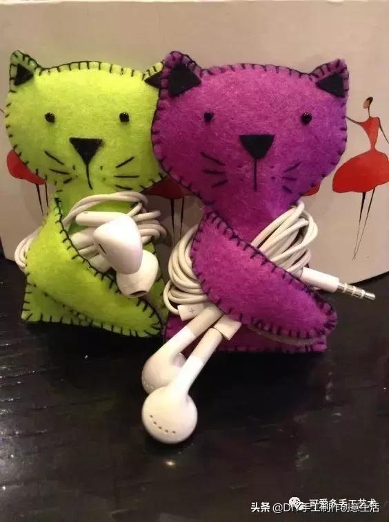 耳塞线跟充电线怎么接,耳机充电线收纳小妙招