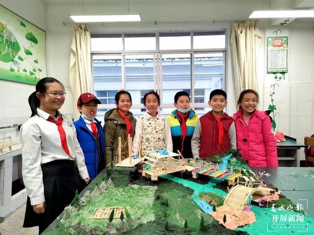 莲华小学蓝花楹校区在哪里,莲华小学蓝花楹校区怎么样