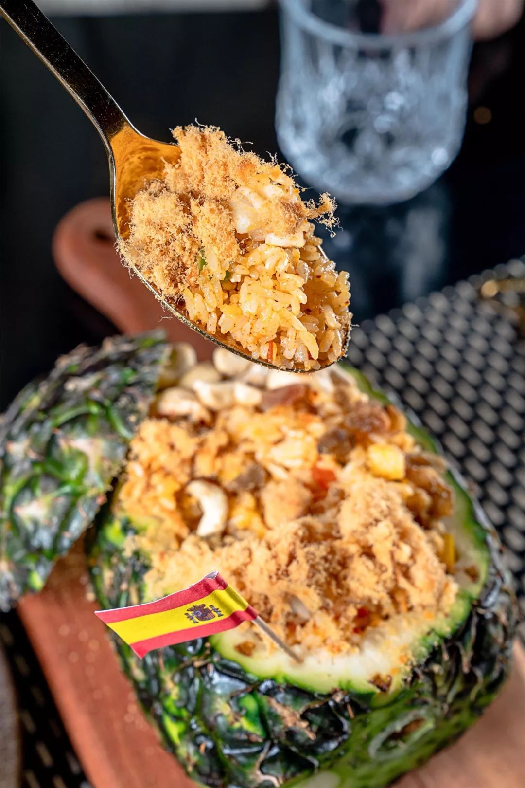 召唤佛山大胃王！足足八层高XXXXXL号大力水手汉堡，全部吃完免单