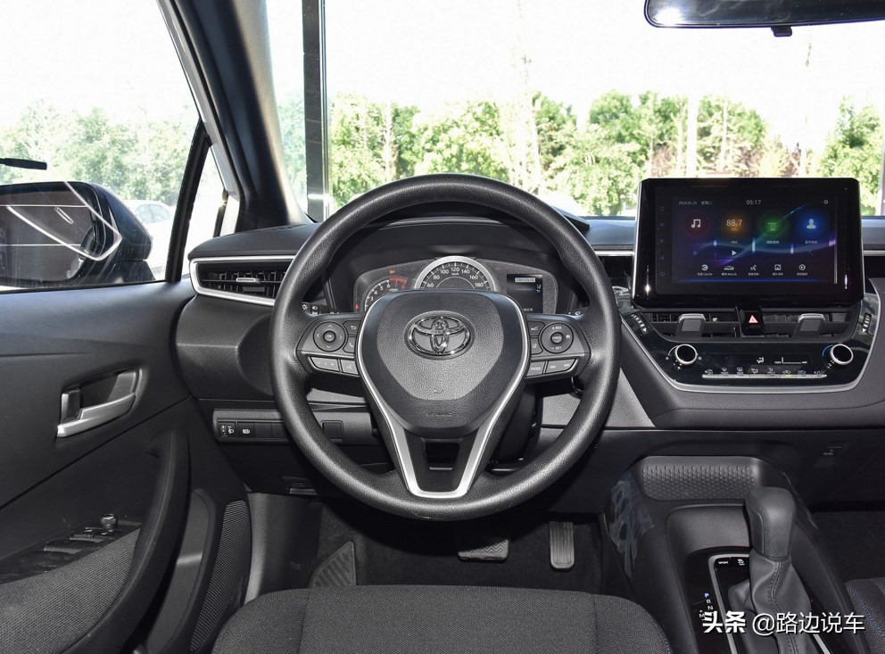 好车不贵经济实惠丰田雷凌,外观好看开起来舒适的车