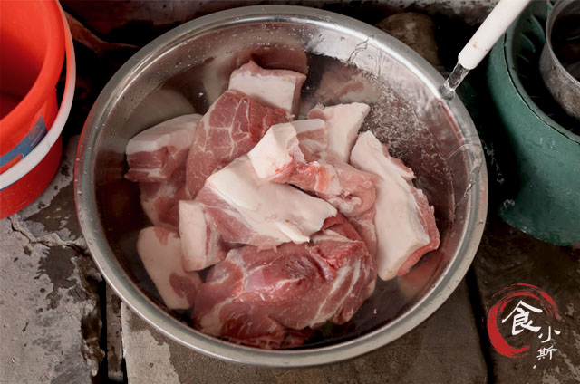 做香肠的肉洗还是不洗好吃,灌香肠怎么不会散