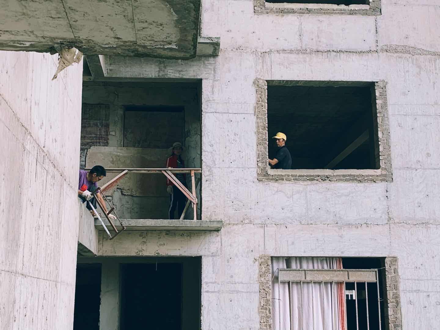 昆明30户居民住进烂尾楼视频新闻,昆明居民住进烂尾楼后续