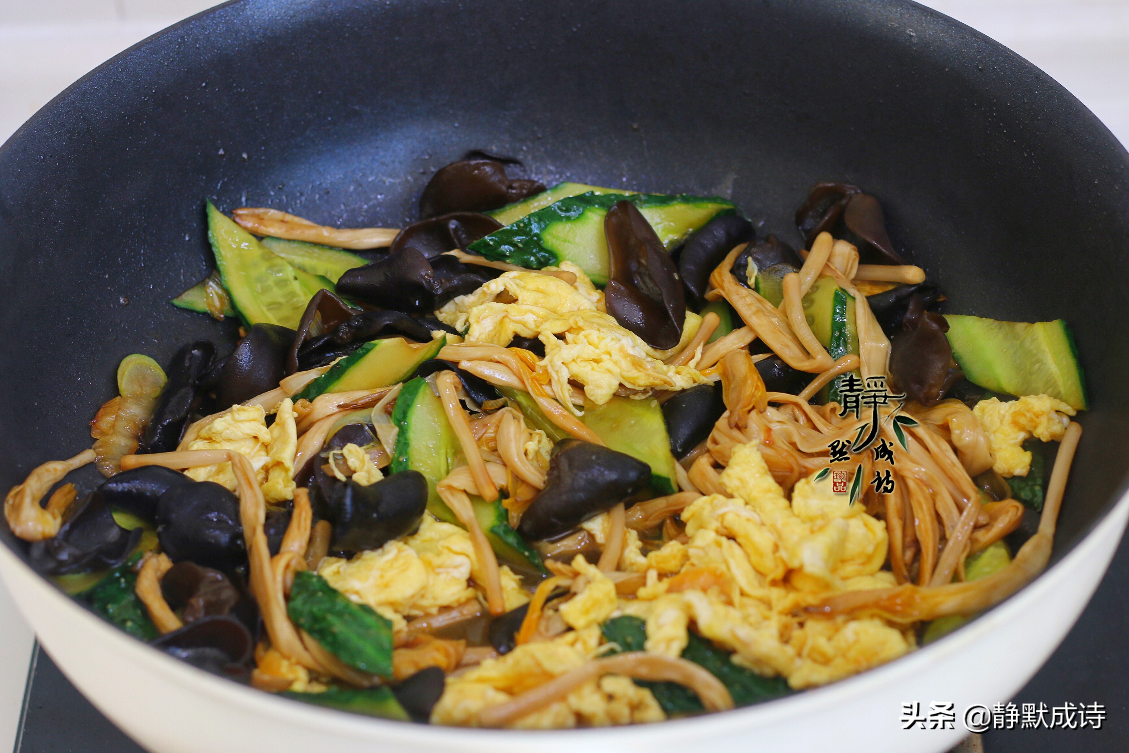 鸡蛋的神仙吃法不用锅简单又好吃,煎鸡蛋的最好吃的做法下饭