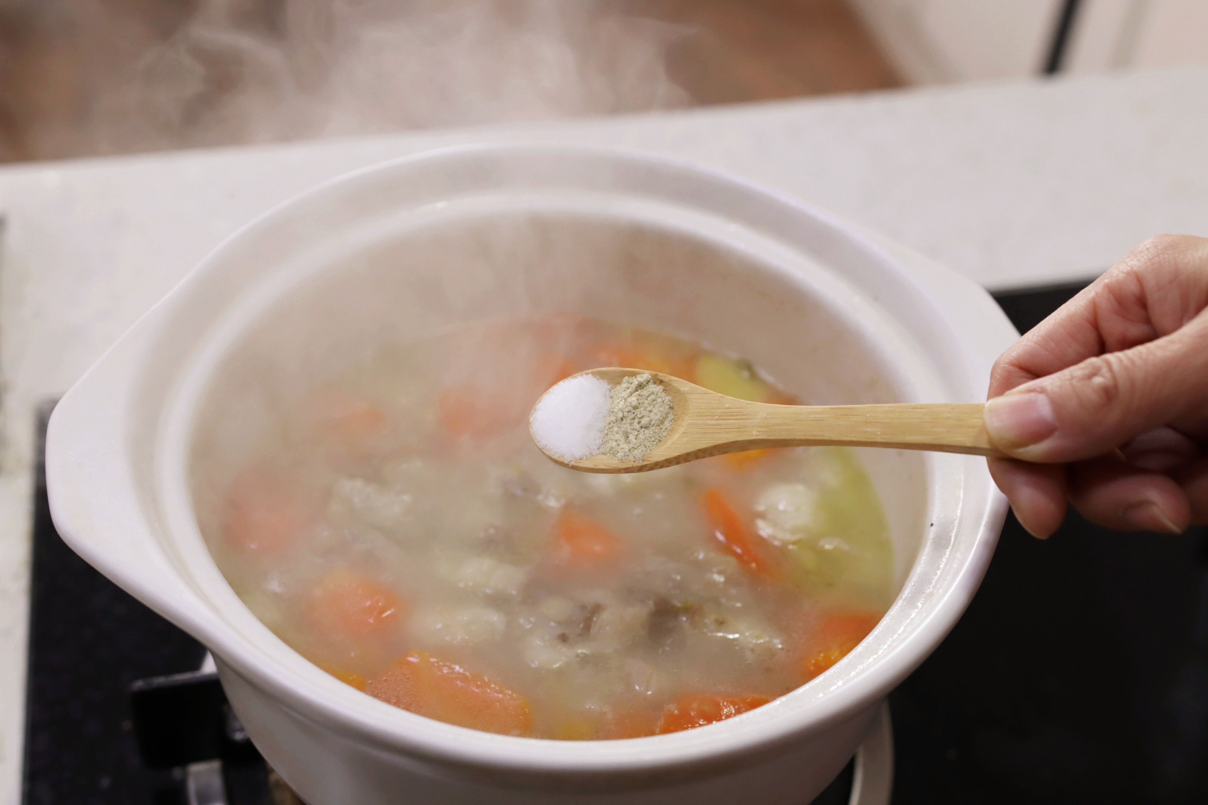 煮羊肉汤放料酒,煮羊肉汤要不要撇浮沫