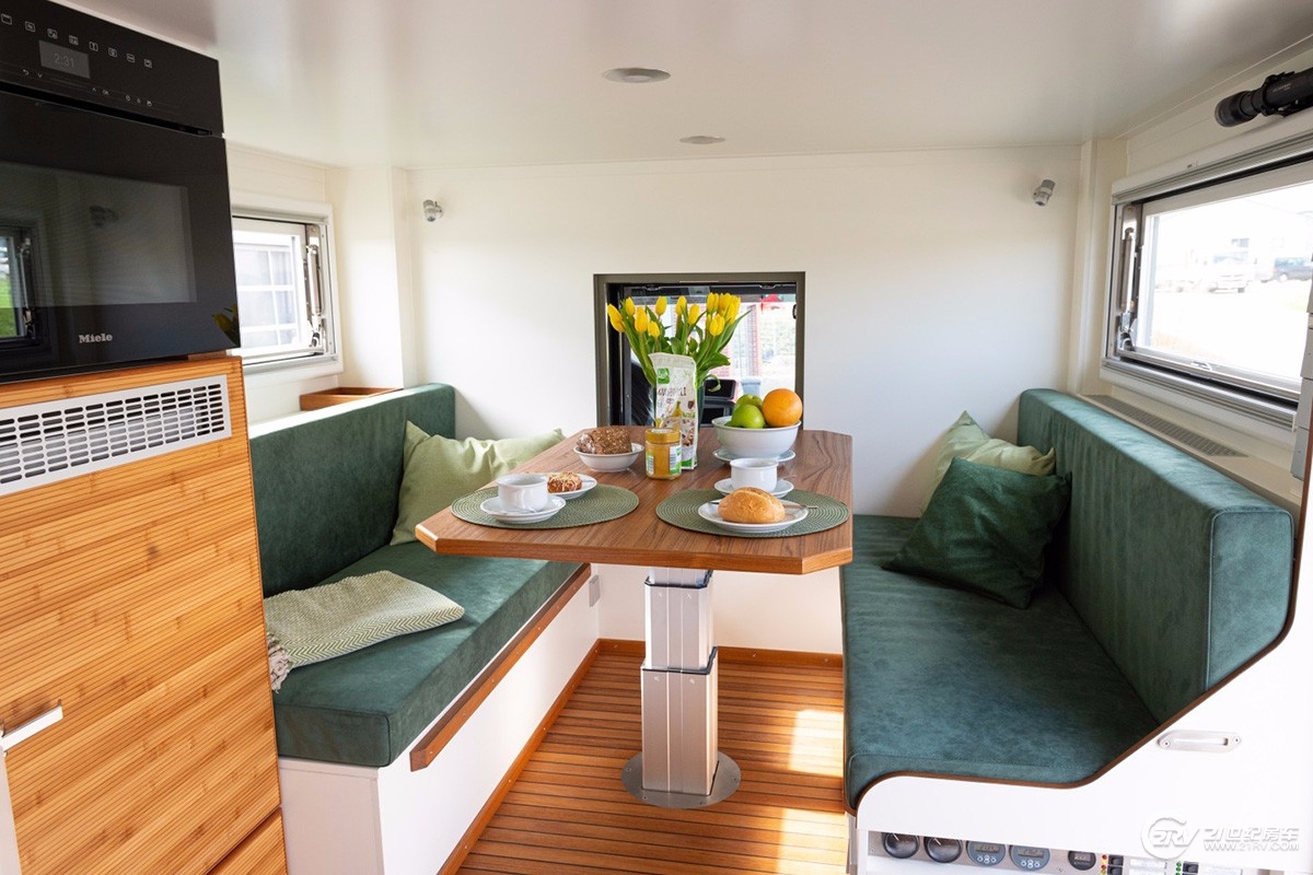 最贵的全进口4x4越野房车6米,售价650000的越野房车