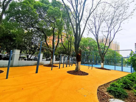 你笑起来真好看,你跑起来的样子真美